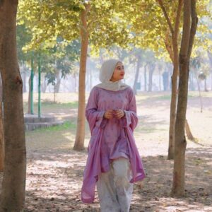 Lilac hand-embroidered Chikankari shirt with matching silk dupatta and off-white farshi shalwar